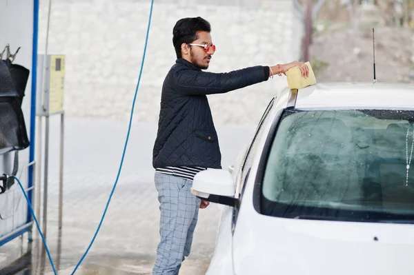 Sur Asiático Hombre Indio Macho Lavado Blanco Transporte Coche Lavado — Foto de Stock