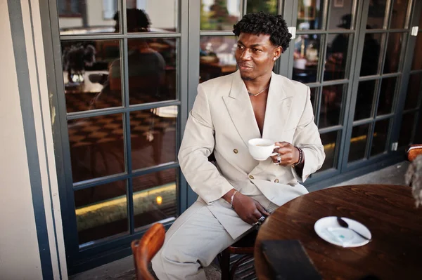 Stylish Afro Man Beige Old School Suit Sitting Cafe Cup — Stock Photo, Image