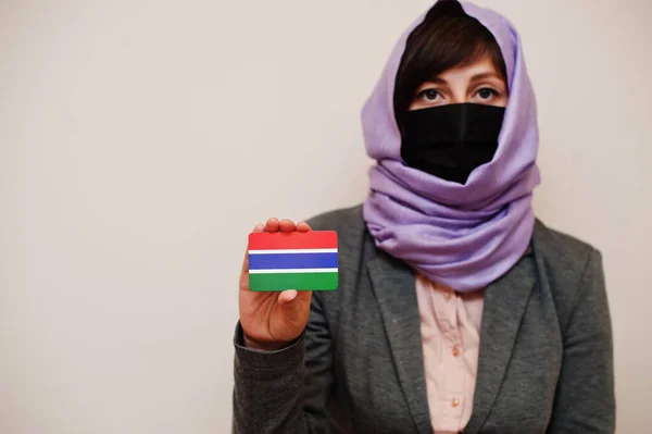 Портрет Молодої Муслімної Жінки Одягненої Офіційне Вбрання Захисна Маска Шарф — стокове фото
