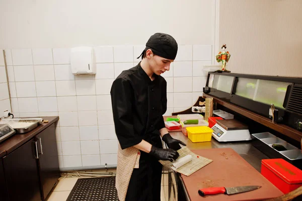 Professional Chef Wear Black Making Sushi Rolls Restaurant Kitchen Japanese — Stock Photo, Image