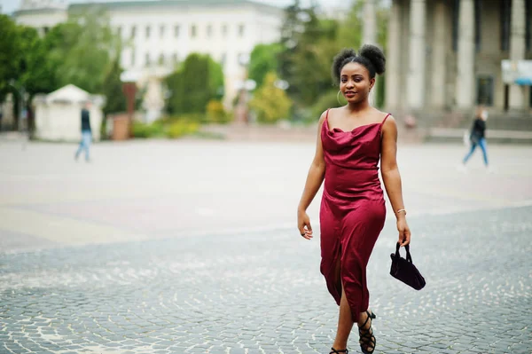 Portrait Une Belle Jeune Femme Africaine Naturelle Aux Cheveux Afro — Photo