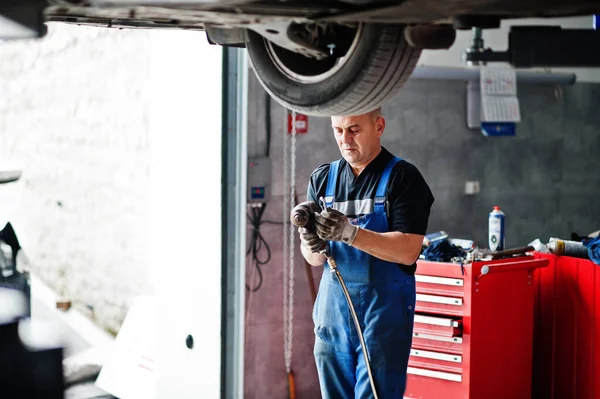 Réparation Entretien Voitures Thème Mécanicien Uniforme Travaillant Dans Service Automobile — Photo