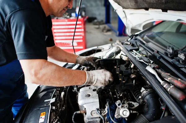 Tema Reparación Mantenimiento Automóviles Mecánico Uniforme Trabajo Servicio Automático Control —  Fotos de Stock