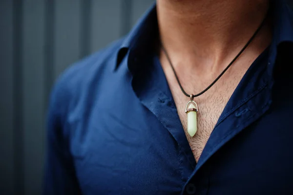 Close Hexagon Point Quartz Pendant Man — Stock Photo, Image