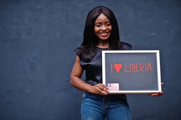 Love Liberia Fashionable African Woman Hold Chalkboard Liberian Flag — Stock Photo, Image