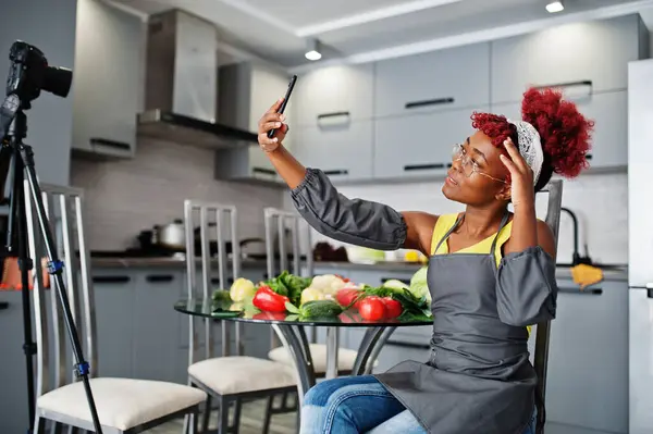 African American Woman Filming Her Blog Broadcast Healthy Food Home — Stock Photo, Image