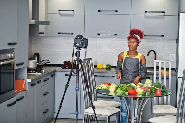 African American Woman Filming Her Blog Broadcast Healthy Food Home — Stock Photo, Image