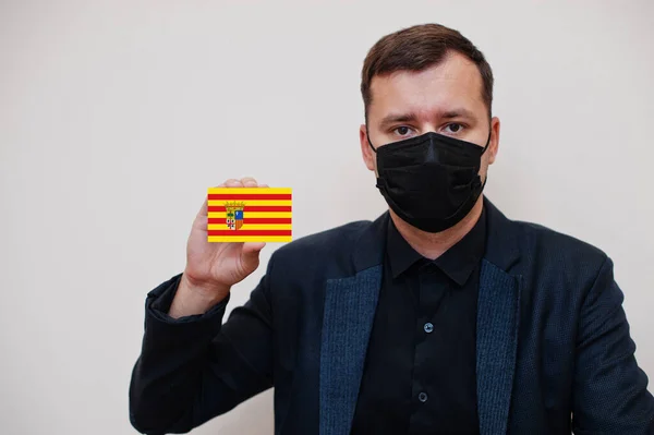 Spanier Tragen Schwarze Formale Und Schützende Gesichtsmaske Halten Aragon Flagge — Stockfoto