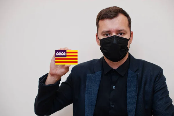 Spanier Tragen Schwarze Formale Und Schützende Gesichtsmaske Halten Die Flagge — Stockfoto