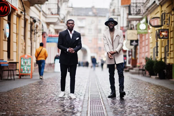 Dos Hombres Negros Moda Caminando Por Calle Retrato Moda Modelos — Foto de Stock