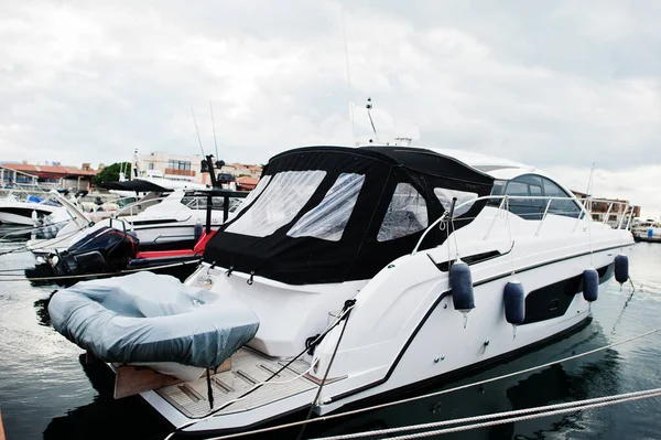 Marine Parkplatz Für Moderne Motorboote Luxusjachten Seehafen Angedockt — Stockfoto