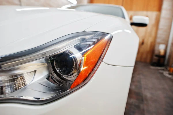 Headlight White New Luxury Sport Car Detailing Garage — Foto de Stock