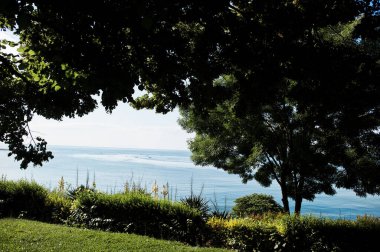 Denizde balıkçı tekneleri. Panoramik görünüm.