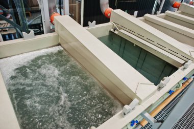 Çelik metal ürünlerini galvanize etmek için büyük endüstriyel banyo