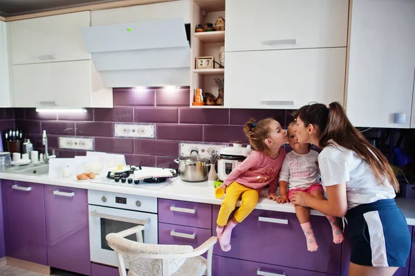 Mother Kiss Her Girls Kids Kitchen Happy Children Moments Mom — Stock Photo, Image