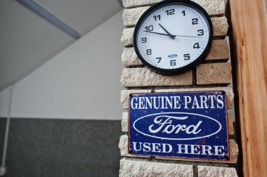 Kyiv, Ukrayna - 14 Mayıs 2021: Ford orijinal parçaları burada kullanıldı.