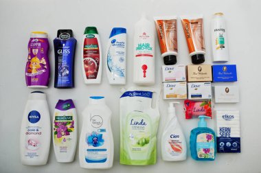 Kyiv, Ukrayna - 9 Eylül 2021: Şampuan ve sabun 