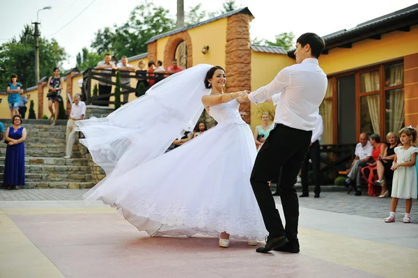 Primeira dança de casamento — Fotografia de Stock