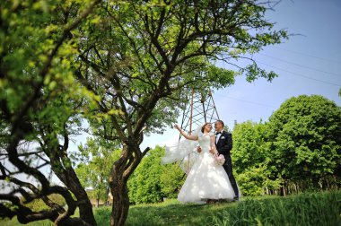 Evlilik çift parkta