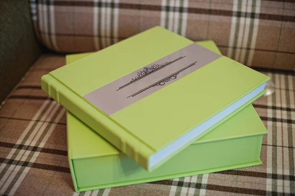 Green leather wedding photo book album — Stock Photo, Image