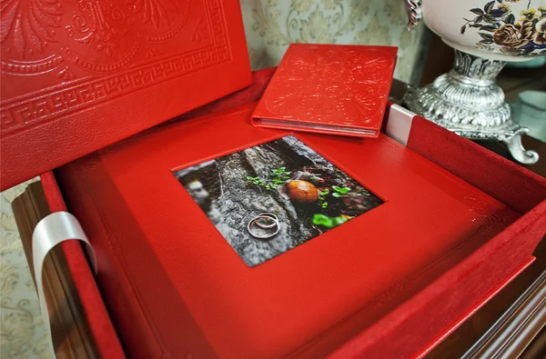 Red wedding photo book album — Stock Photo, Image