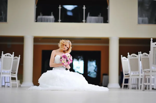 Young beautiful blonde model bride — Stock Photo, Image