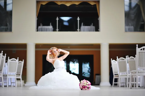 Young beautiful blonde model bride — Stock Photo, Image