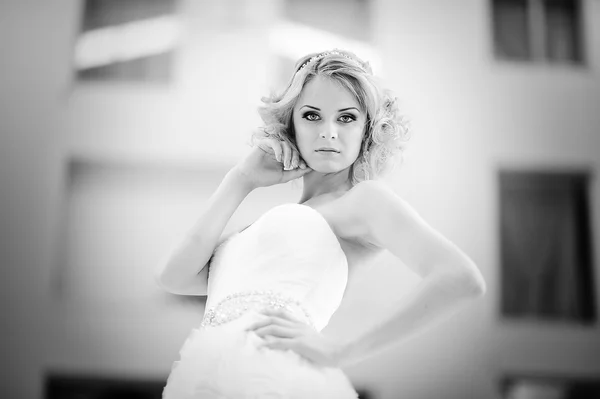 Young beautiful blonde model bride — Stock Photo, Image