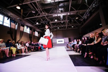 Ternopil Ukrayna - 17 Mayıs: Podolyany moda haftası. 17 Mayıs 2015