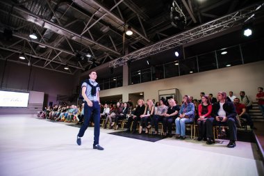 Ternopil Ukrayna - 17 Mayıs: Podolyany moda haftası. 17 Mayıs 2015