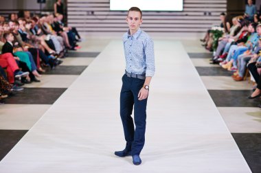 Ternopil Ukrayna - 17 Mayıs: Podolyany moda haftası. 17 Mayıs 2015