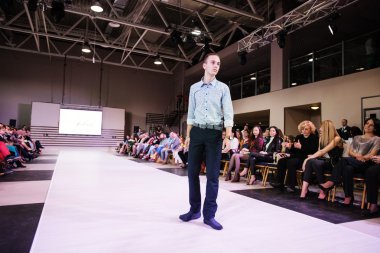 Ternopil Ukrayna - 17 Mayıs: Podolyany moda haftası. 17 Mayıs 2015