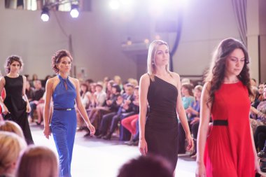 Ternopil Ukrayna - 17 Mayıs: Podolyany moda haftası. 17 Mayıs 2015