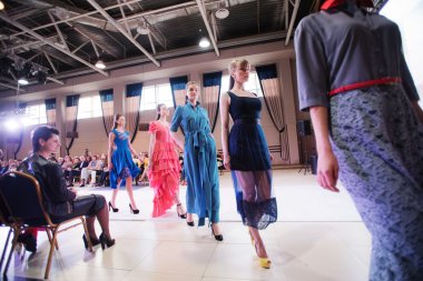 Ternopil Ukrayna - 17 Mayıs: Podolyany moda haftası. 17 Mayıs 2015