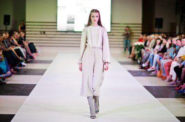 Ternopil Ukrayna - 17 Mayıs: Podolyany moda haftası. 17 Mayıs 2015