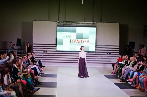 Ternopol Ukraina - 17 maja: Podolyany Fashion Week. 17 maja 2015 — Zdjęcie stockowe