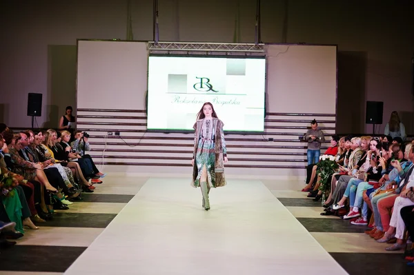 TERNOPIL UKRAINE - MAY 17: Podolyany Fashion Week.  May 17, 2015 — Stock Photo, Image