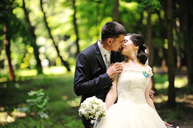 öpücük gelin damat