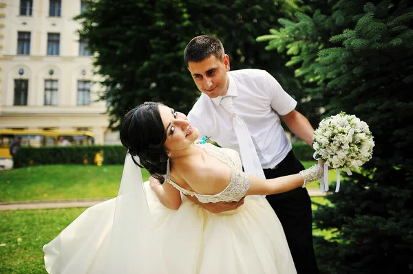 Dance wedding couple in love — стоковое фото