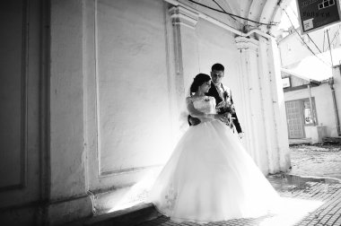 Yeni evliler, gölge sokak