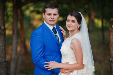 Aşık genç yeni evliler