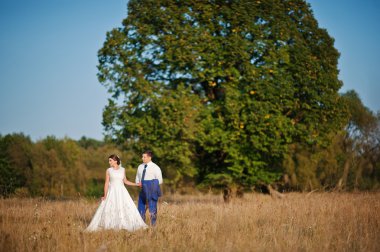 Aşık genç yeni evliler