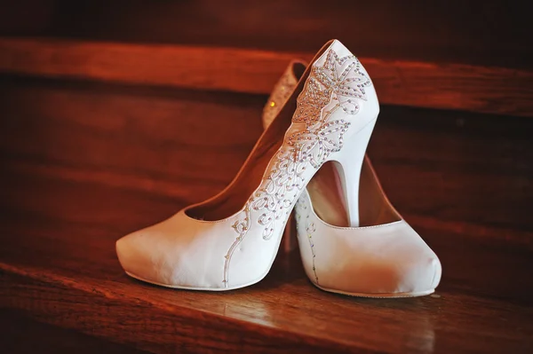 Невеста свадебные туфли — стоковое фото