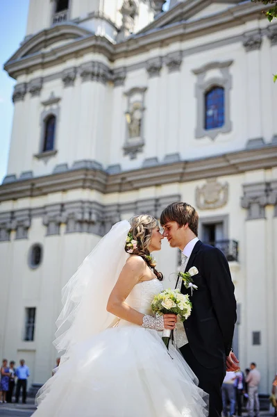Casal de casamento apaixonado — Fotografia de Stock