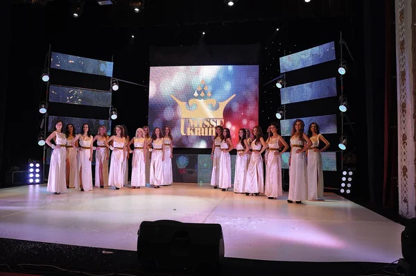 Filles magnifiques et chaudes à Miss Ukraine — Photo