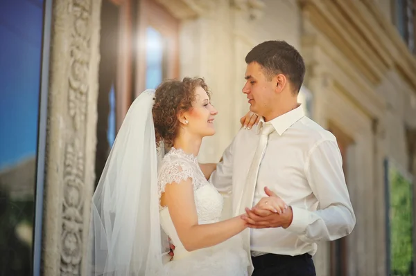 Bruidspaar verliefd — Stockfoto