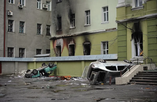 Ternopil, UCRÂNIA - FEVEREIRO DE 2014: Euromaidan. Revolução. Destruição — Fotografia de Stock