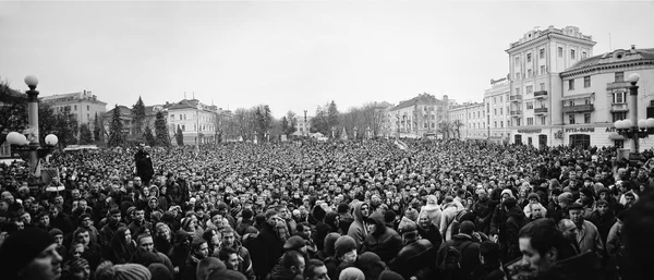 Ternopil, UCRÂNIA - FEVEREIRO DE 2014: Euromaidan. Revolução . — Fotografia de Stock
