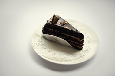 tatlı kek yemek üzerine beyaz izole