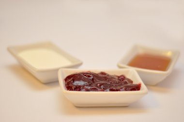 reçel bal ve ekşi krema